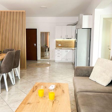 Apartment Lada 756 Durrës Esterno foto
