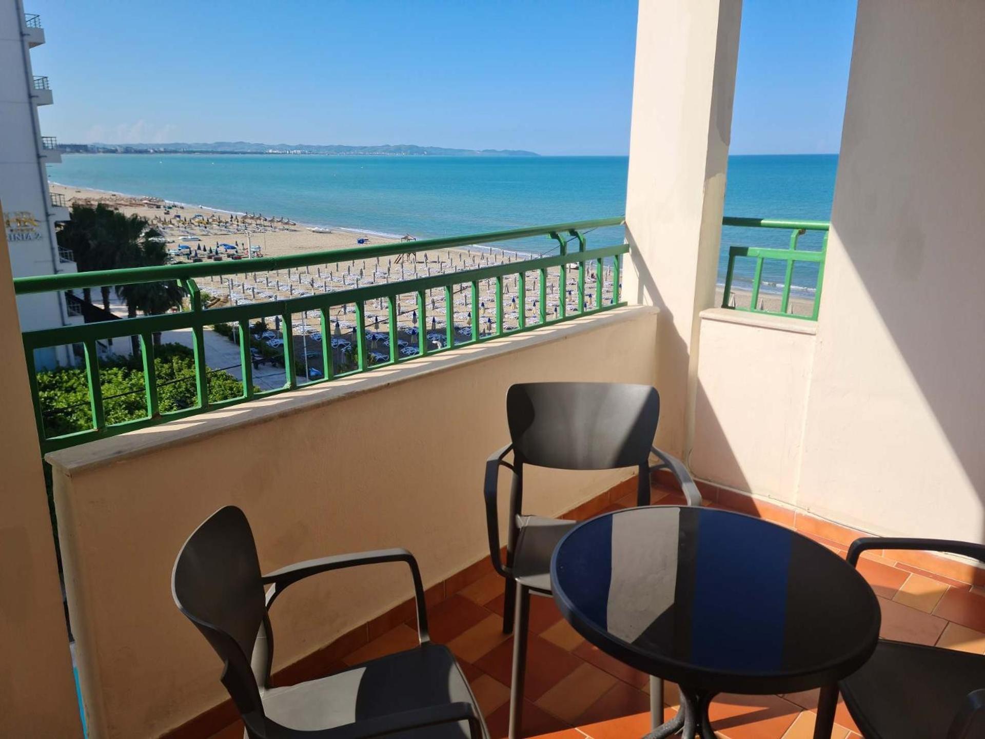 Apartment Lada 756 Durrës Esterno foto